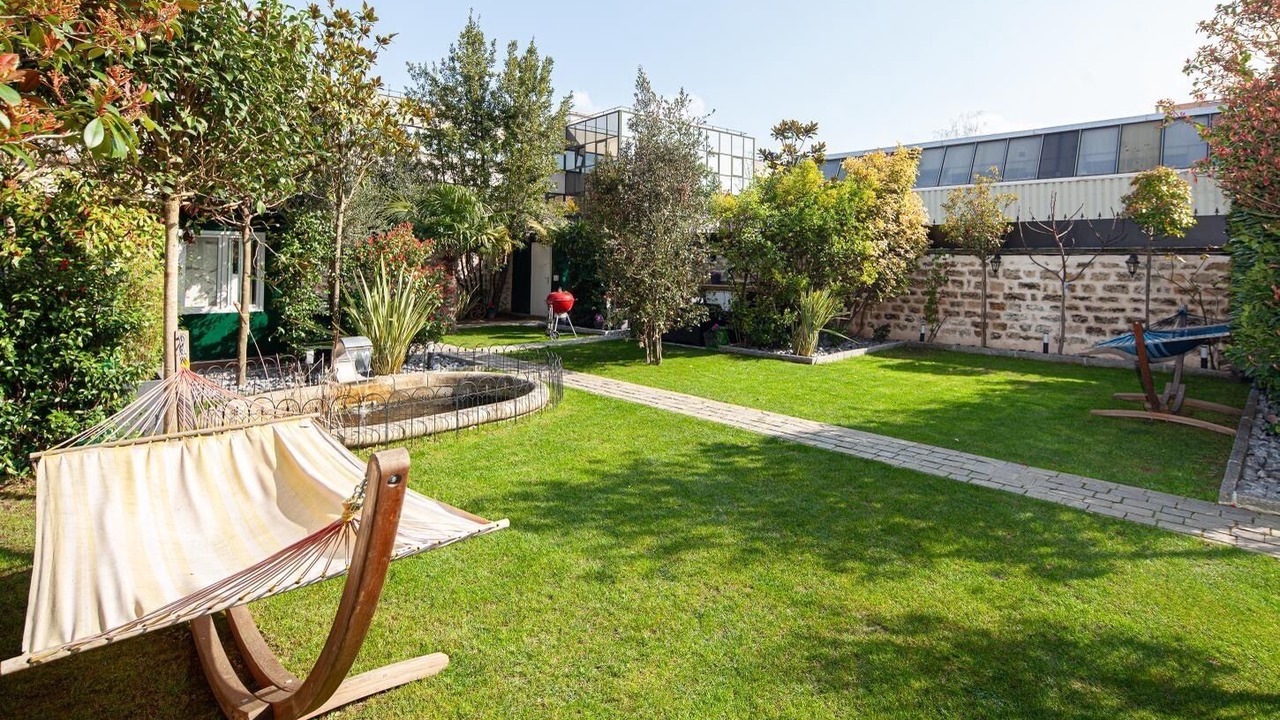 Photo of Outdoor in Louis Bertrand-Mirabeau-Semard