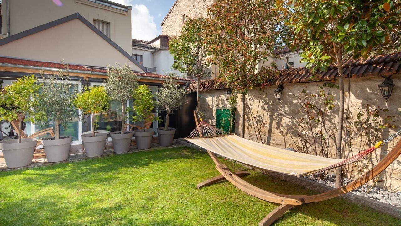 Photo of Outdoor in Louis Bertrand-Mirabeau-Semard