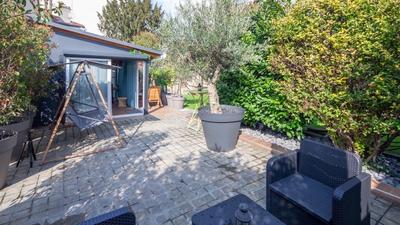 Photo of Patio Balcony in Louis Bertrand-Mirabeau-Semard