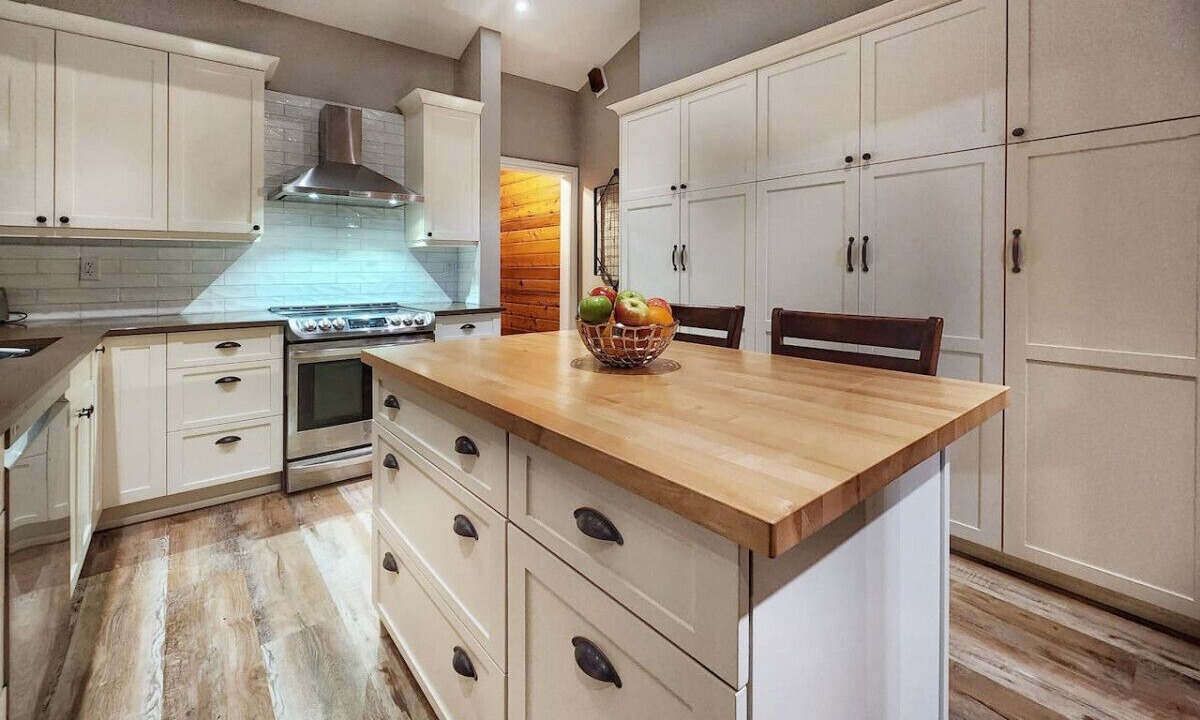 Photo of Kitchen in Mono