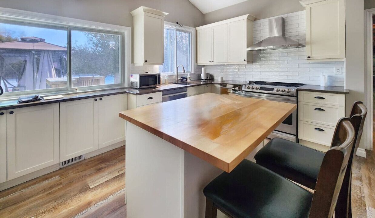 Photo of Kitchen in Mono
