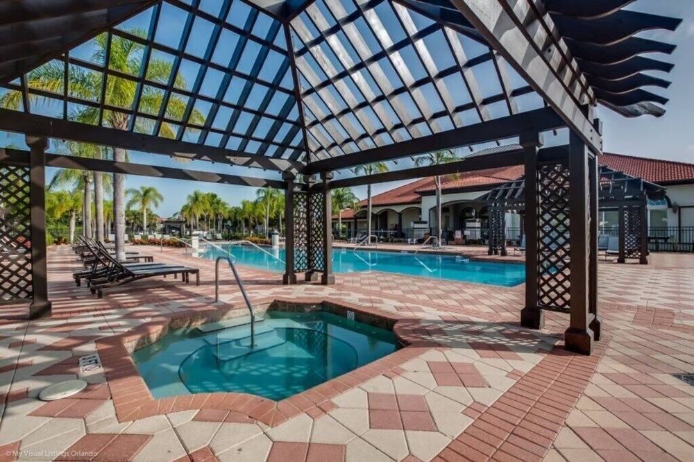 Photo of Outdoor in Lake Berkley