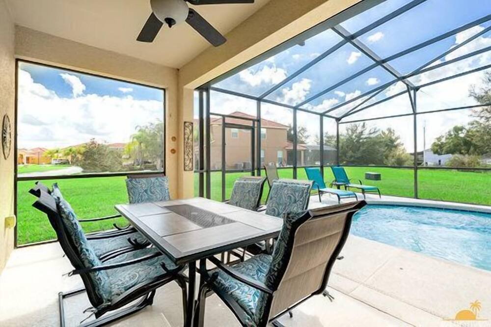 Photo of Outdoor in Lake Berkley
