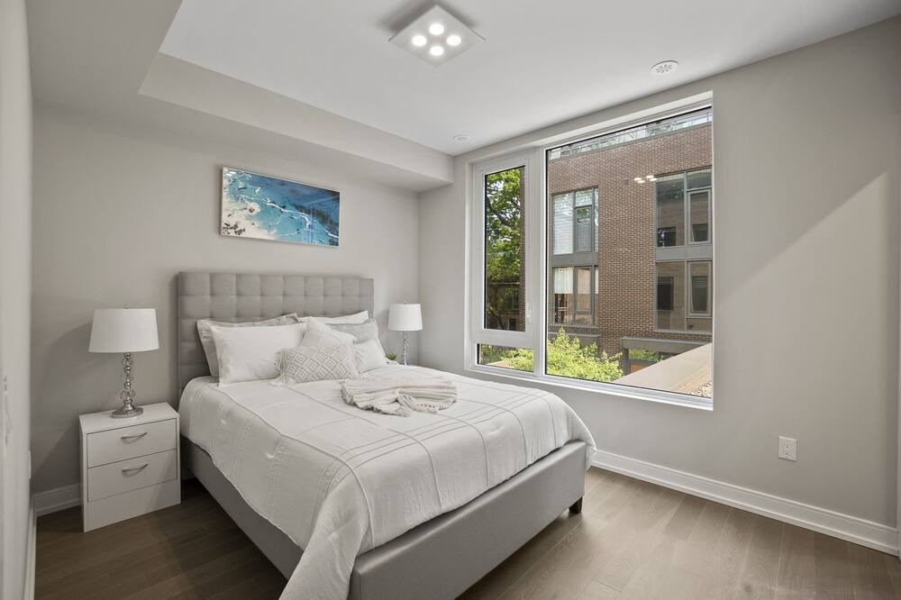 Photo of Bedroom in Church and Wellesley