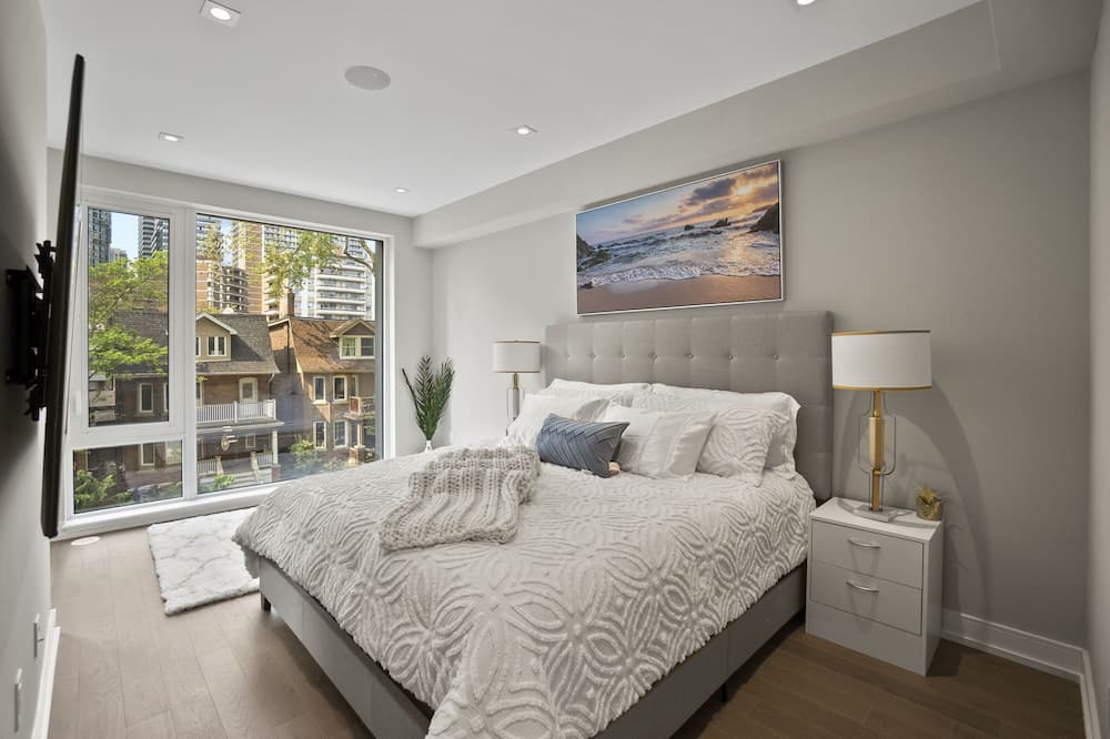 Photo of Bedroom in Church and Wellesley
