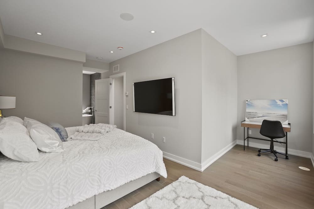 Photo of Bedroom in Church and Wellesley