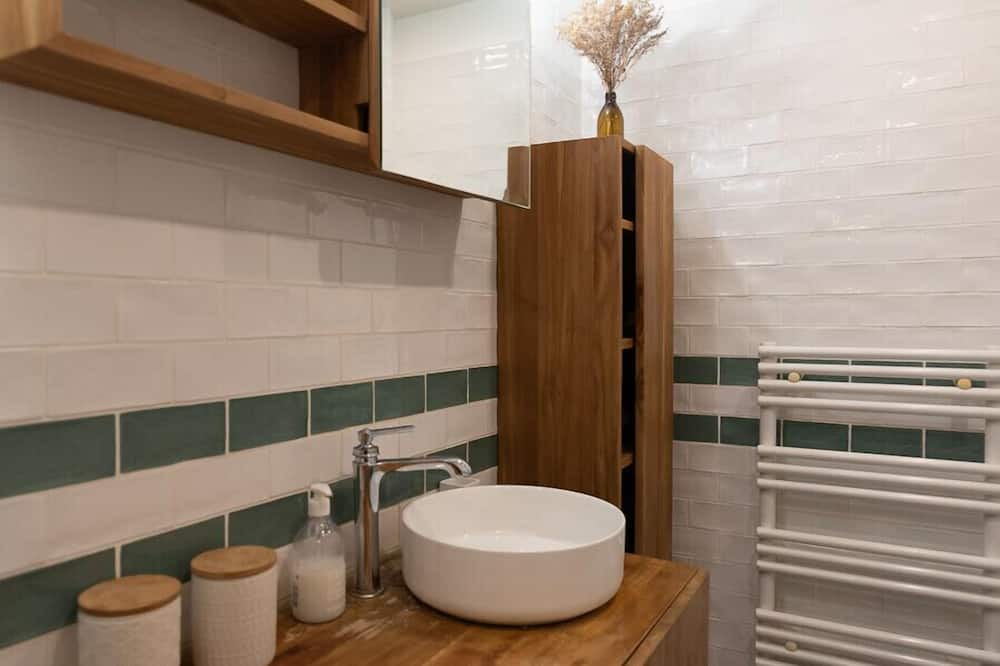 Photo of Bathroom in Belleville