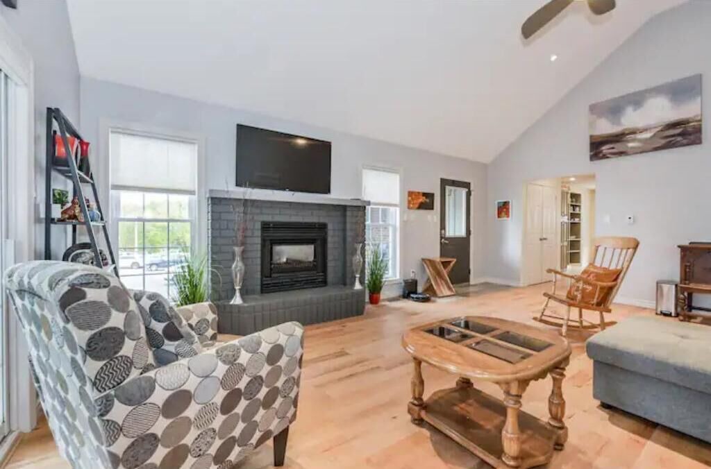 Photo of Livingroom in Elora