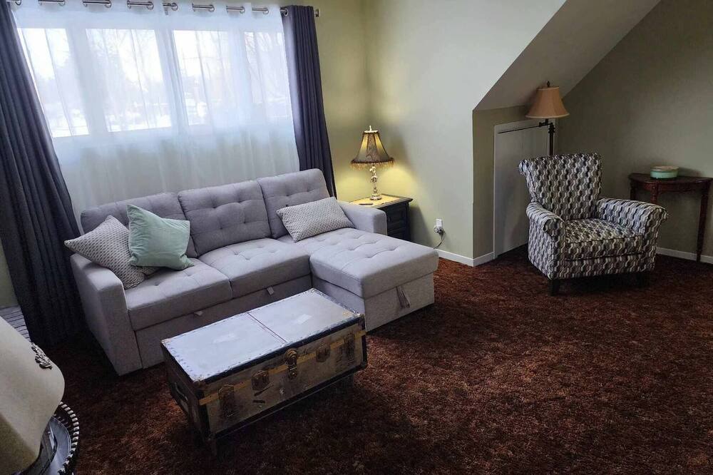 Photo of Livingroom in Tillsonburg