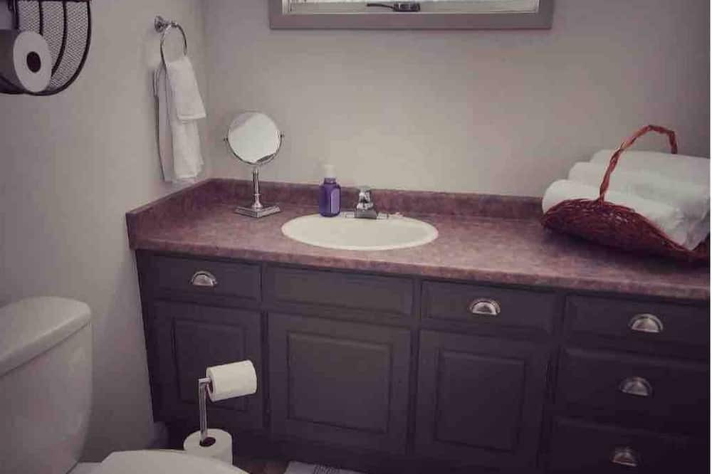 Photo of Bathroom in Tillsonburg