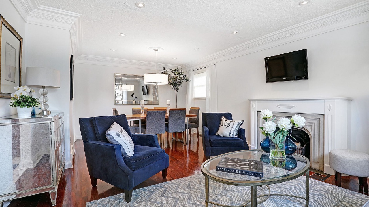 Photo of Livingroom in East York