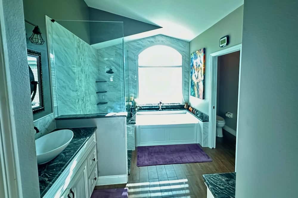 Photo of Bathroom in Boyette Springs