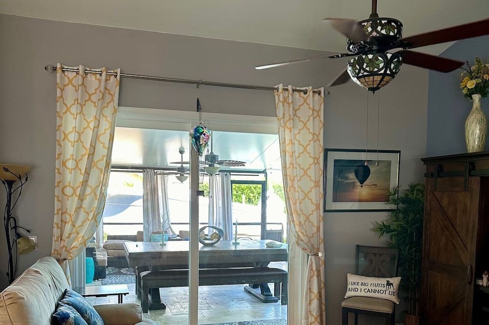 Photo of Bedroom in Boyette Springs