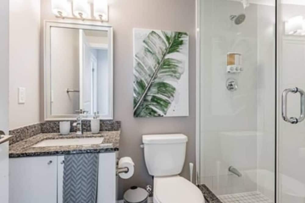 Photo of Bathroom in Hurontario