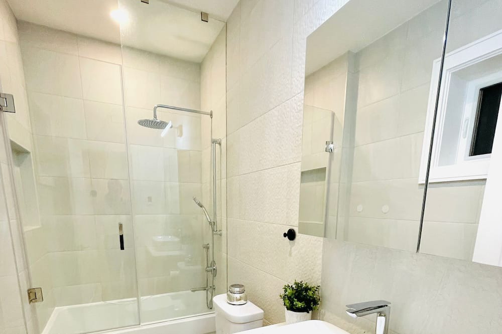 Photo of Bathroom in Upper Beaches