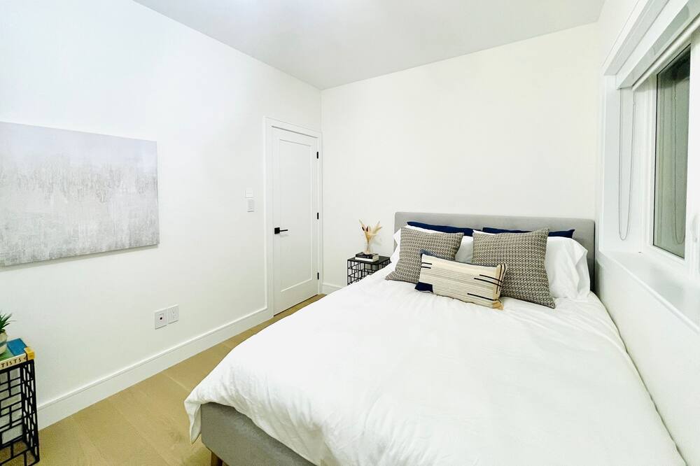 Photo of Bedroom in Upper Beaches