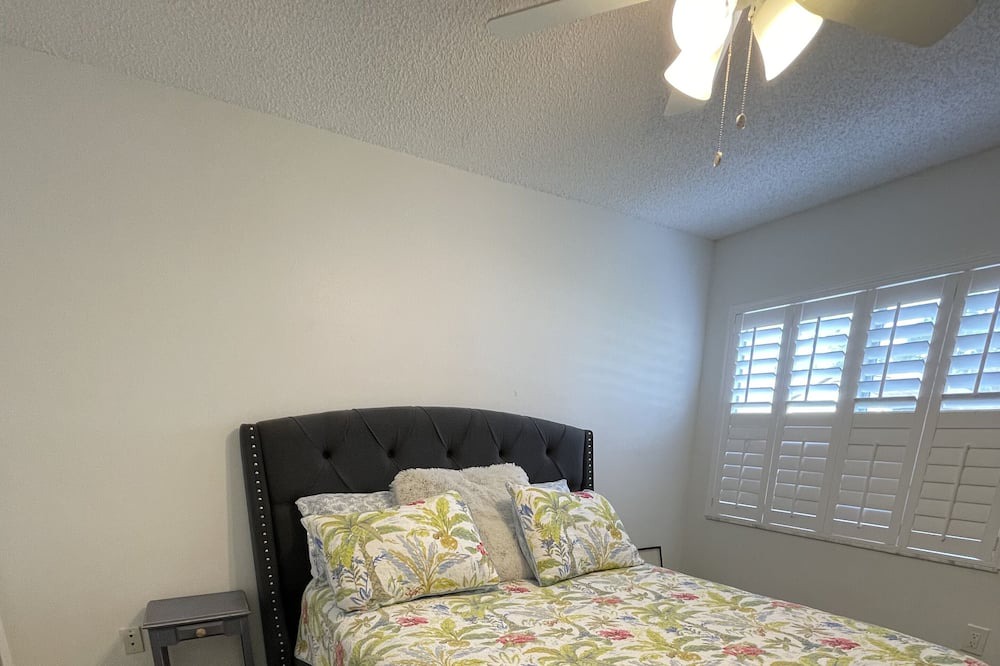 Photo of Bedroom in Brooksville