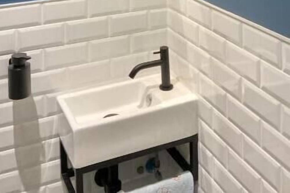 Photo of Bathroom in La Garenne-Colombes