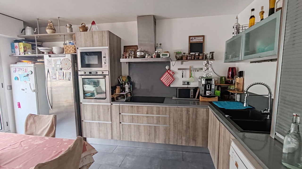 Photo of Kitchen in Combat