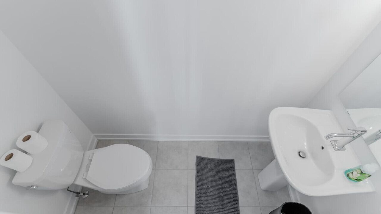 Photo of Bathroom in East Gwillimbury