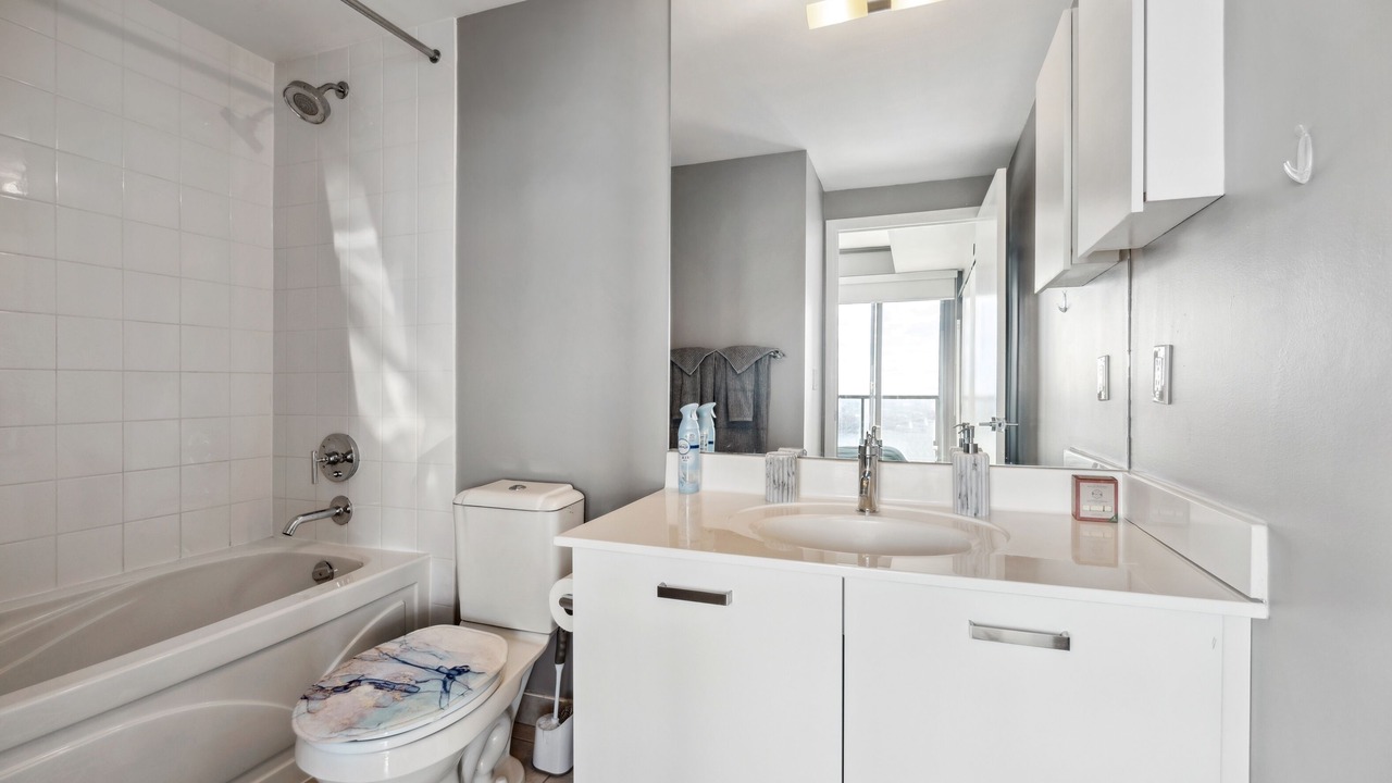 Photo of Bathroom in Bay Cloverhill