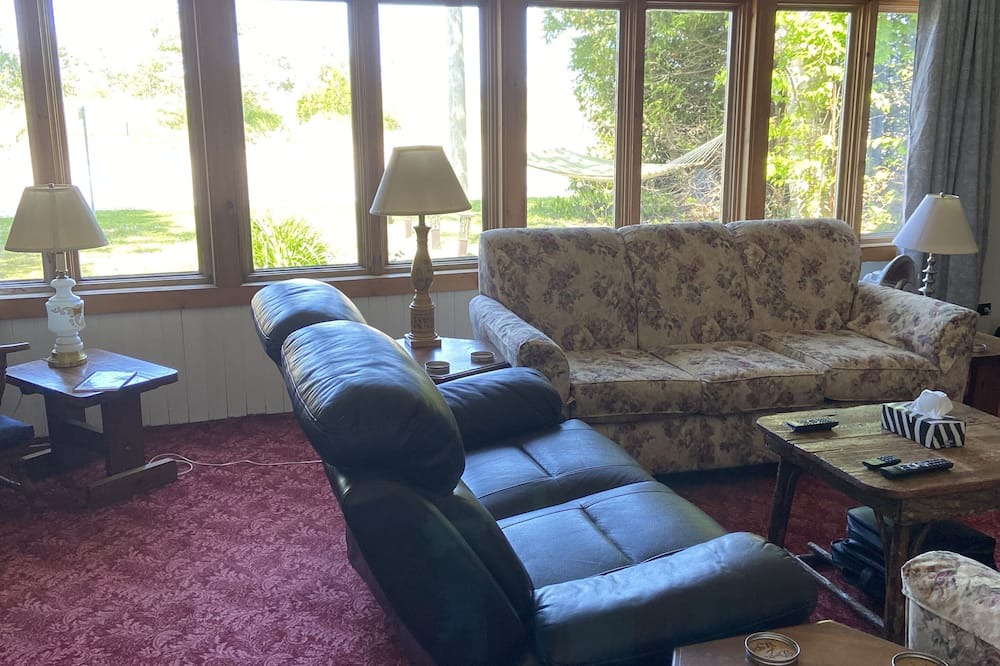 Photo of Livingroom in Sauble Beach