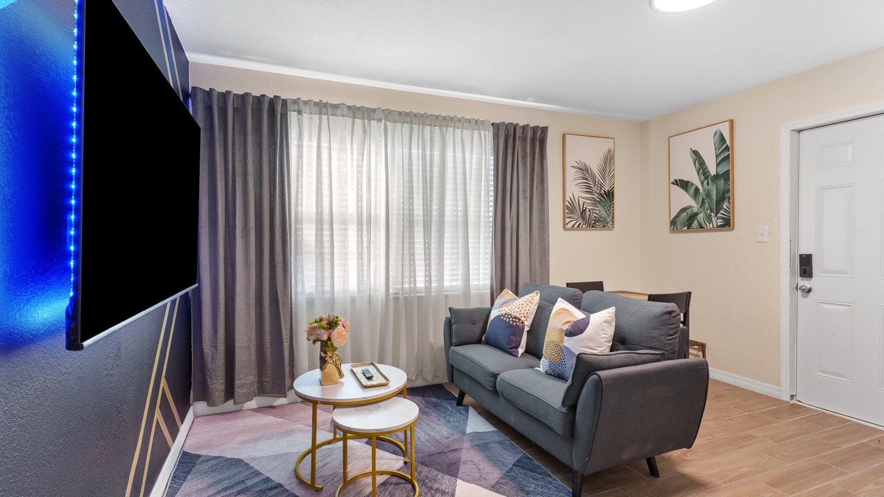 Photo of Livingroom in East Tampa