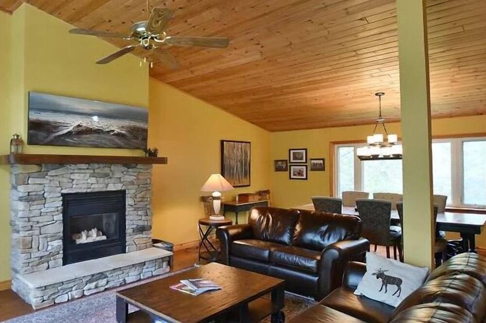 Photo of Livingroom in The Blue Mountains