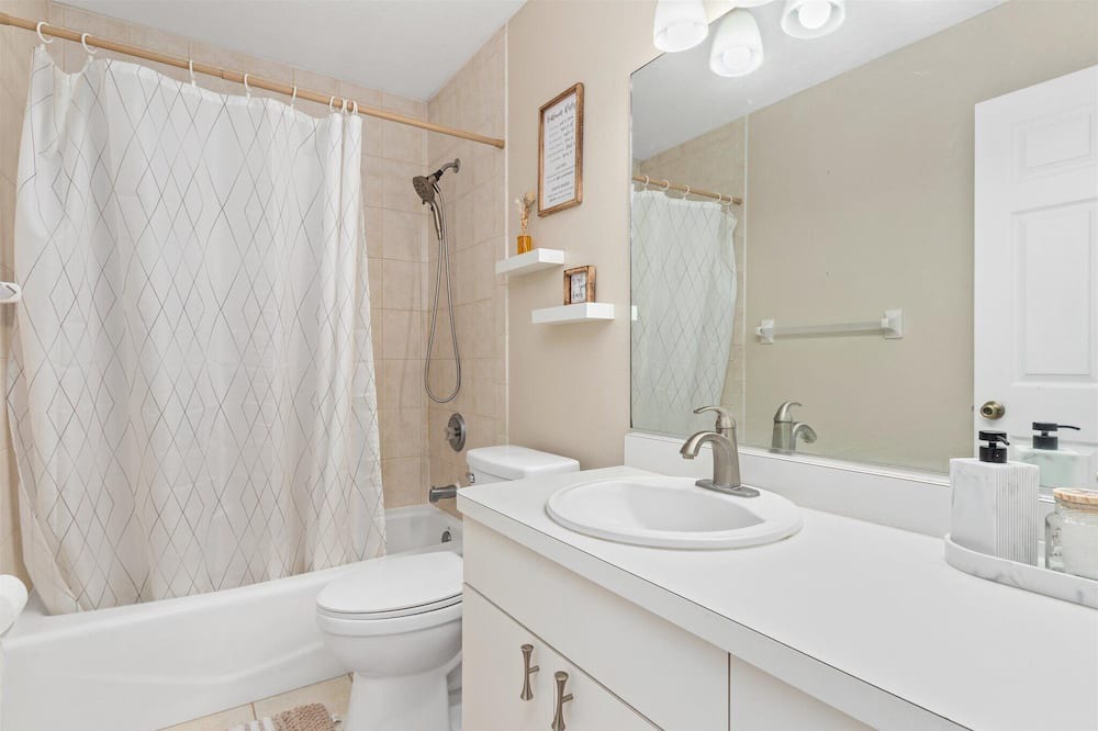 Photo of Bathroom in Bee Ridge