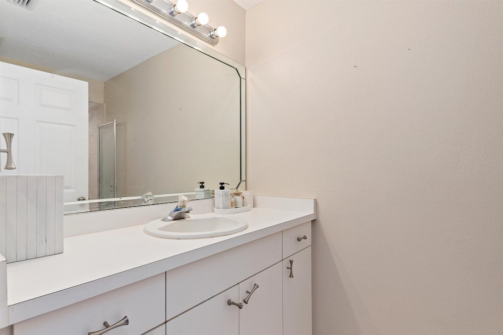 Photo of Bathroom in Bee Ridge