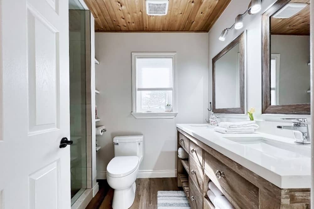 Photo of Bathroom in Whitchurch-Stouffville