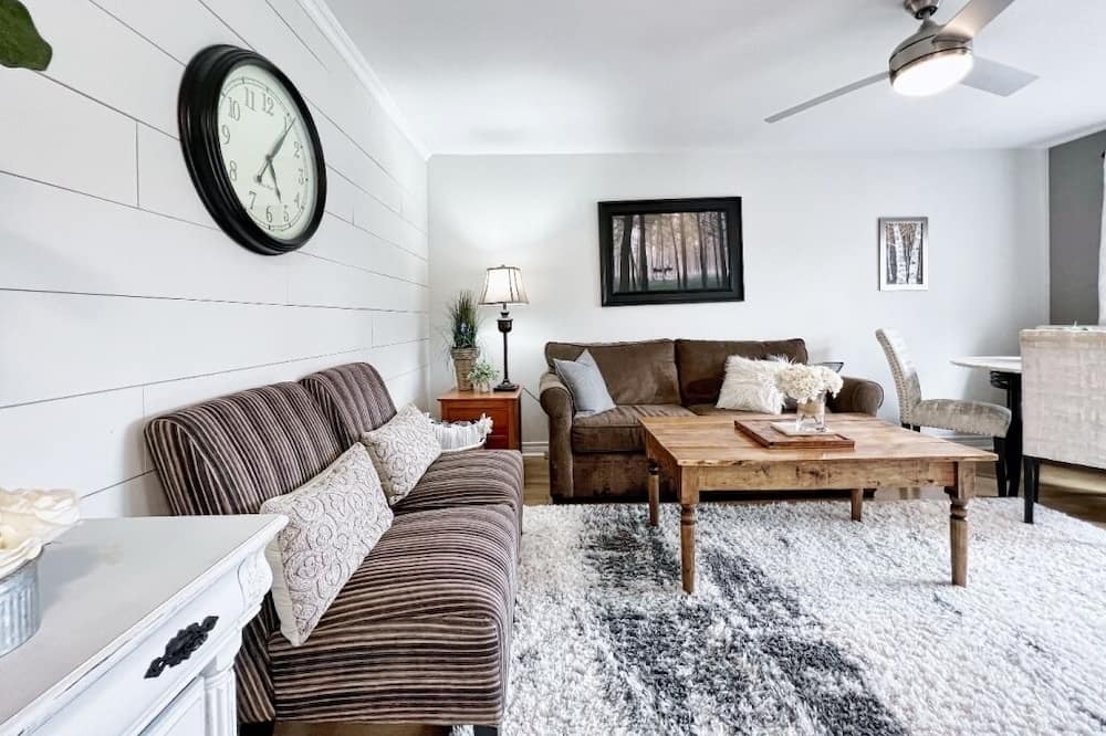 Photo of Livingroom in Whitchurch-Stouffville
