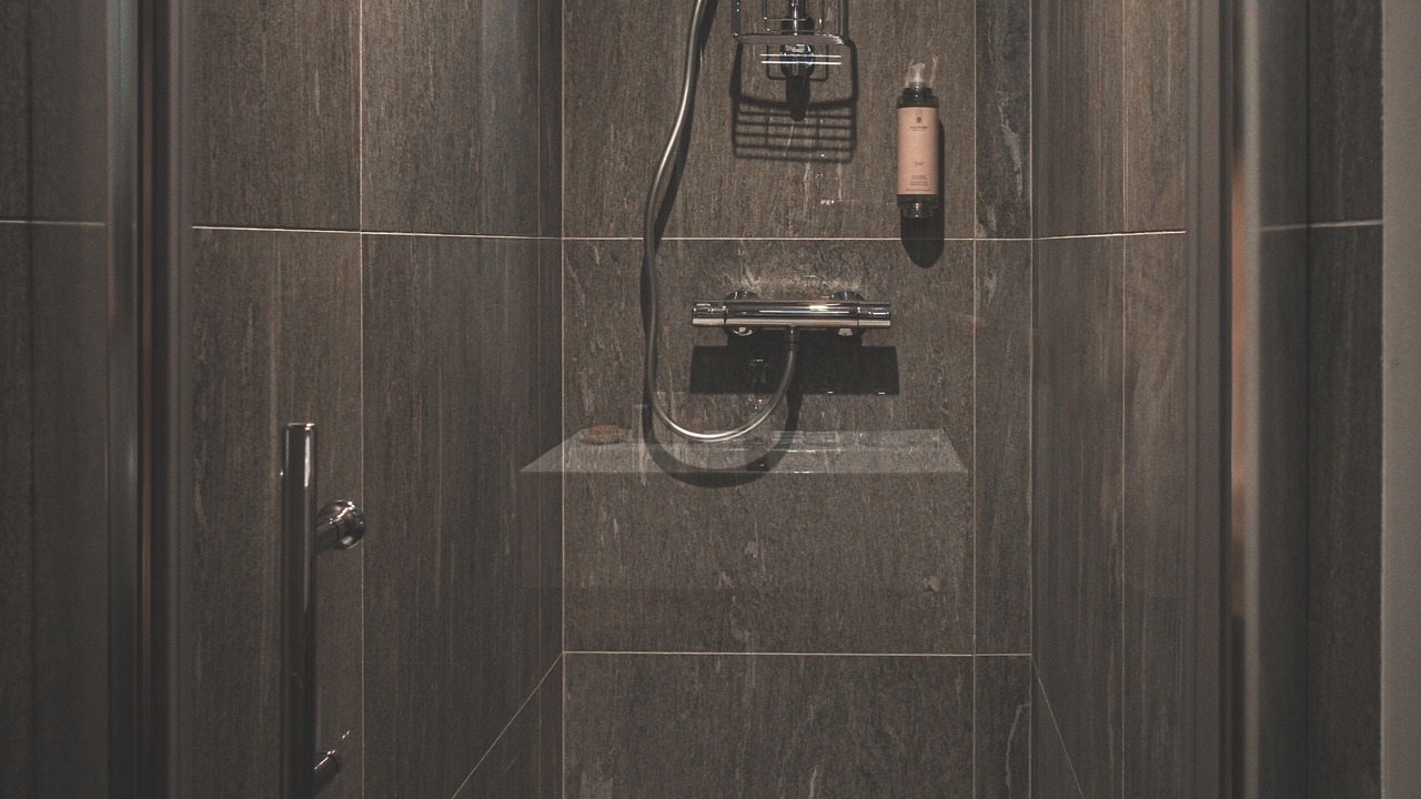 Photo of Bathroom in Combat