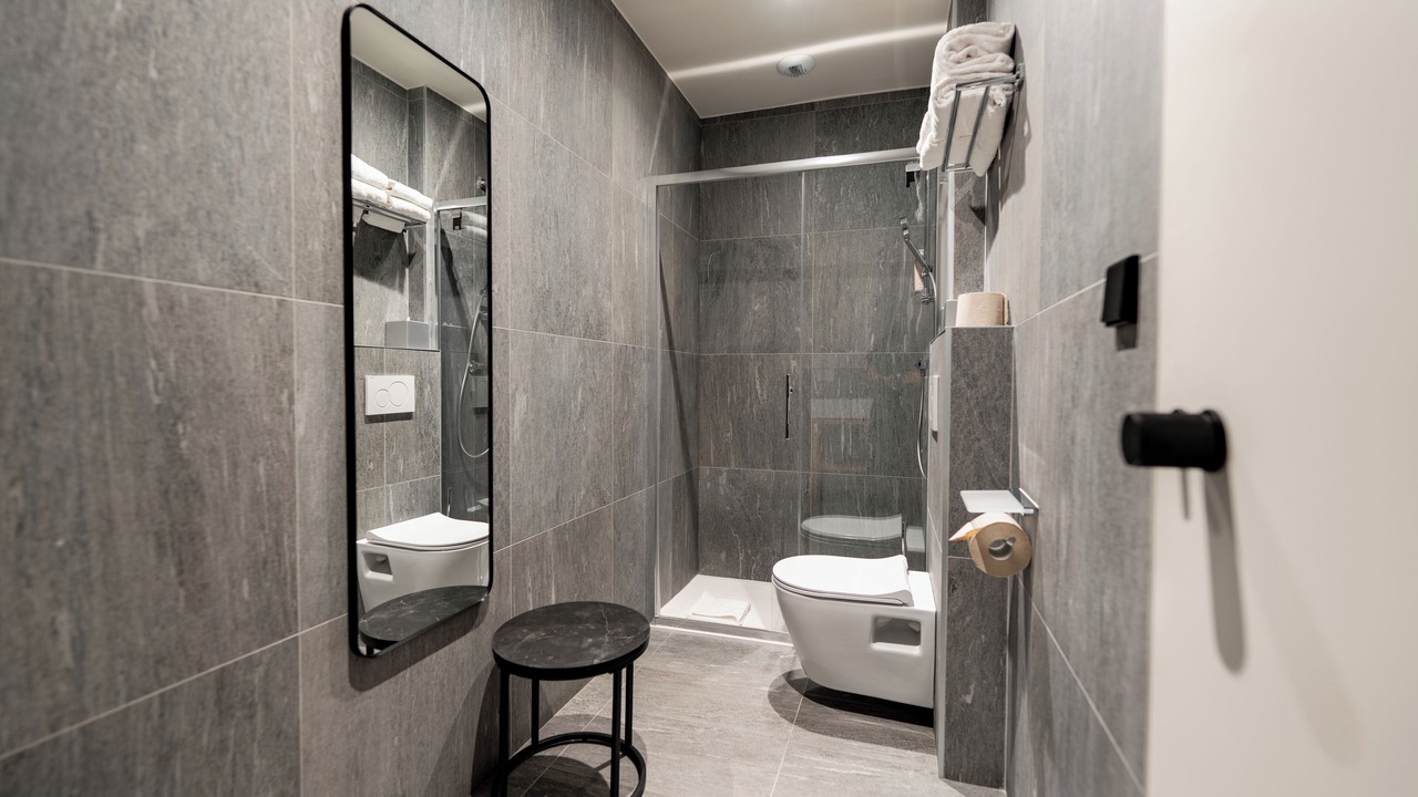 Photo of Bathroom in Combat
