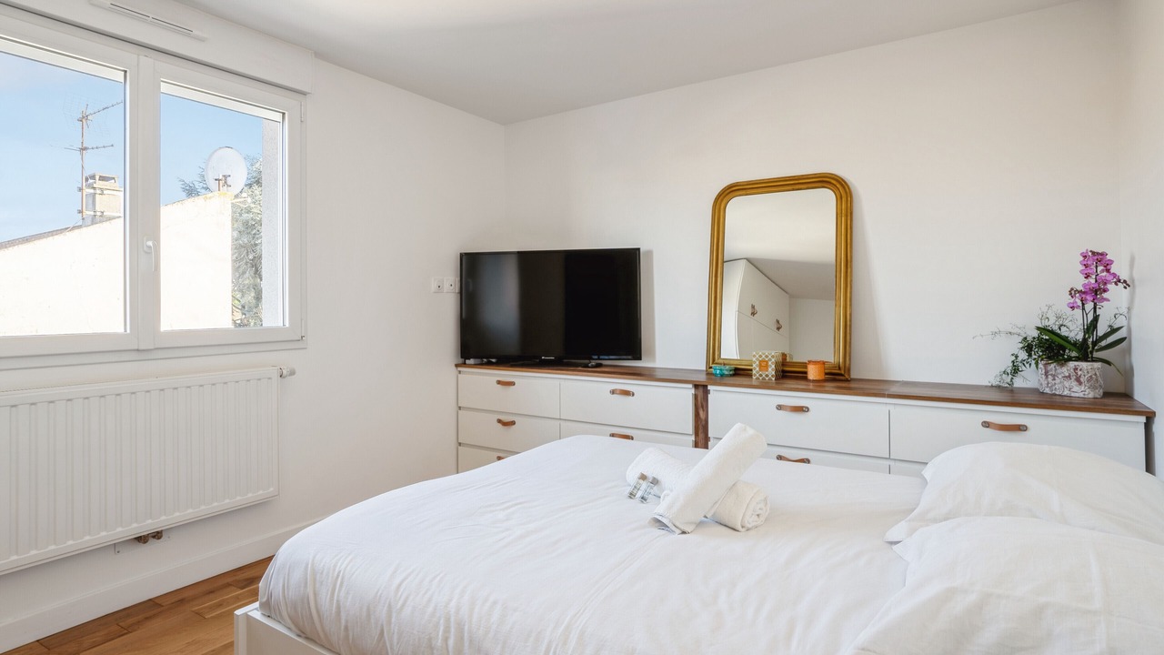 Photo of Bedroom in Bagnolet