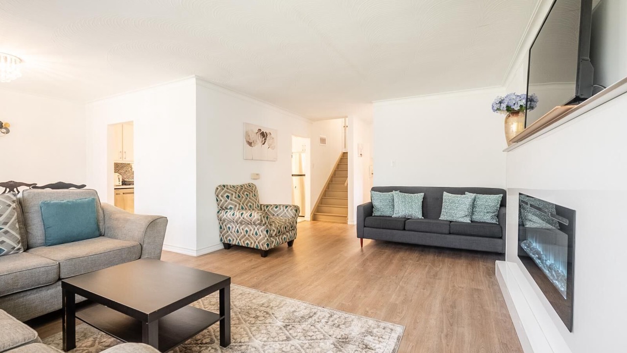 Photo of Livingroom in Aurora