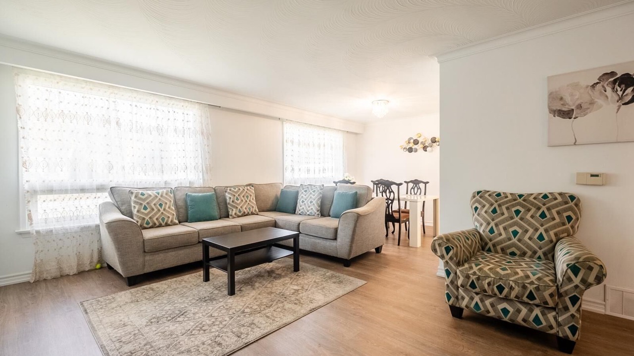 Photo of Livingroom in Aurora