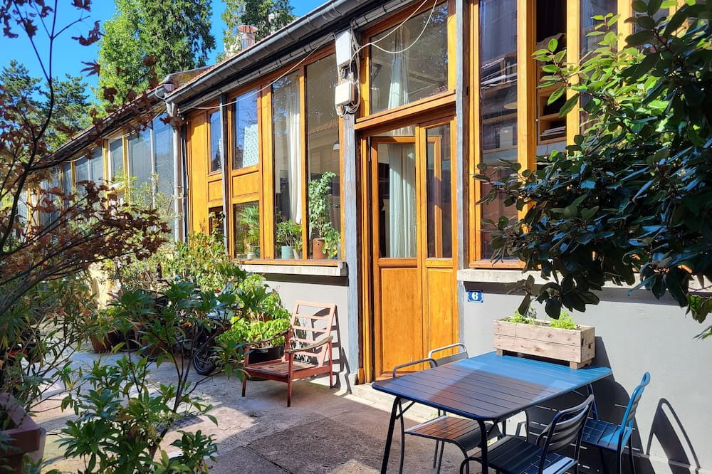 Photo of Patio Balcony in Saint-Fargeau