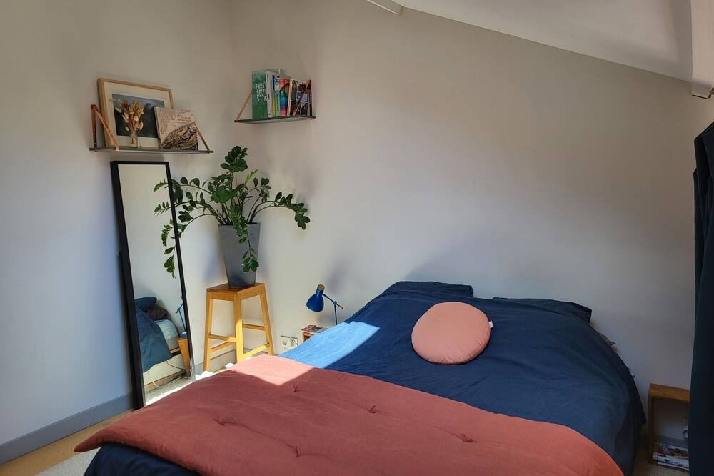 Photo of Bedroom in Saint-Fargeau