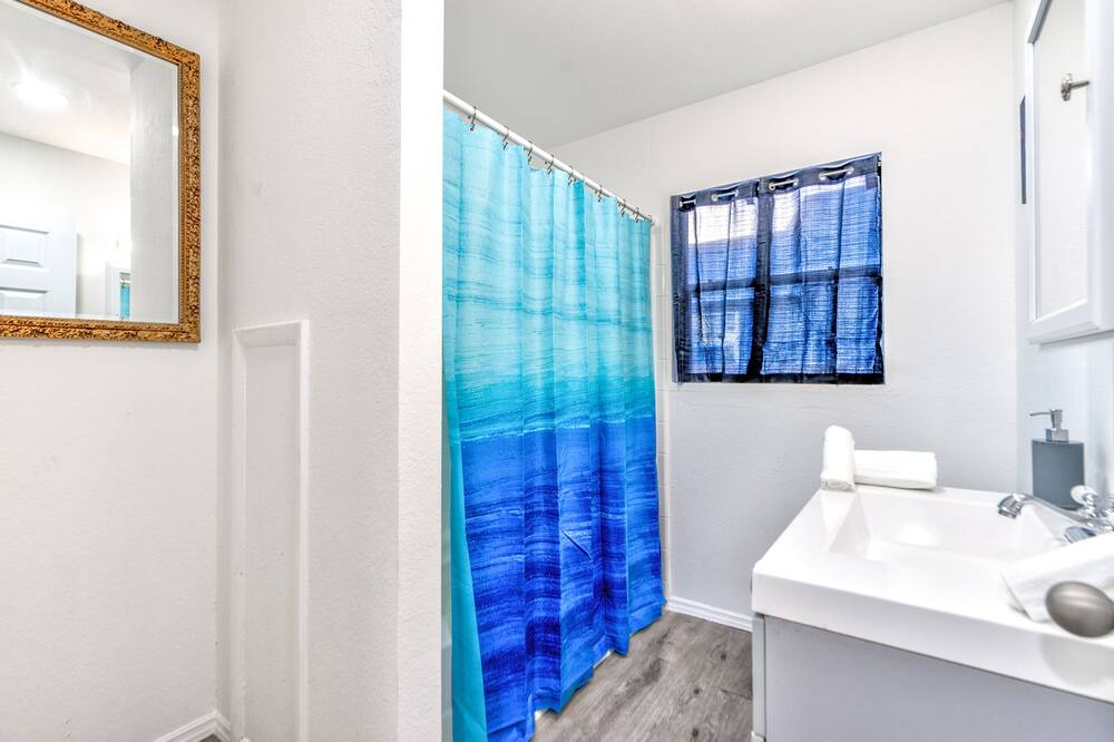 Photo of Bathroom in United Central