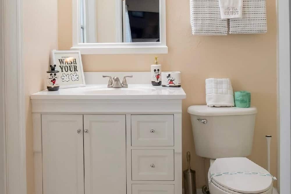 Photo of Bathroom in Hillcrest Estates