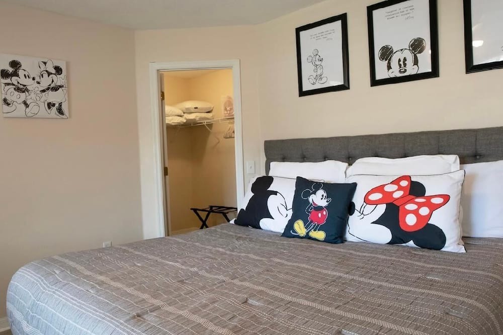 Photo of Bedroom in Hillcrest Estates