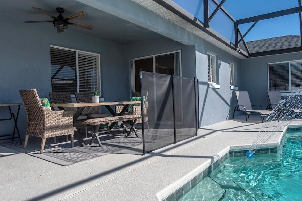 Photo of Outdoor in Hillcrest Estates