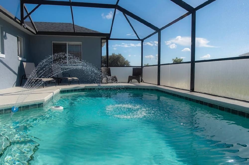 Photo of Outdoor in Hillcrest Estates