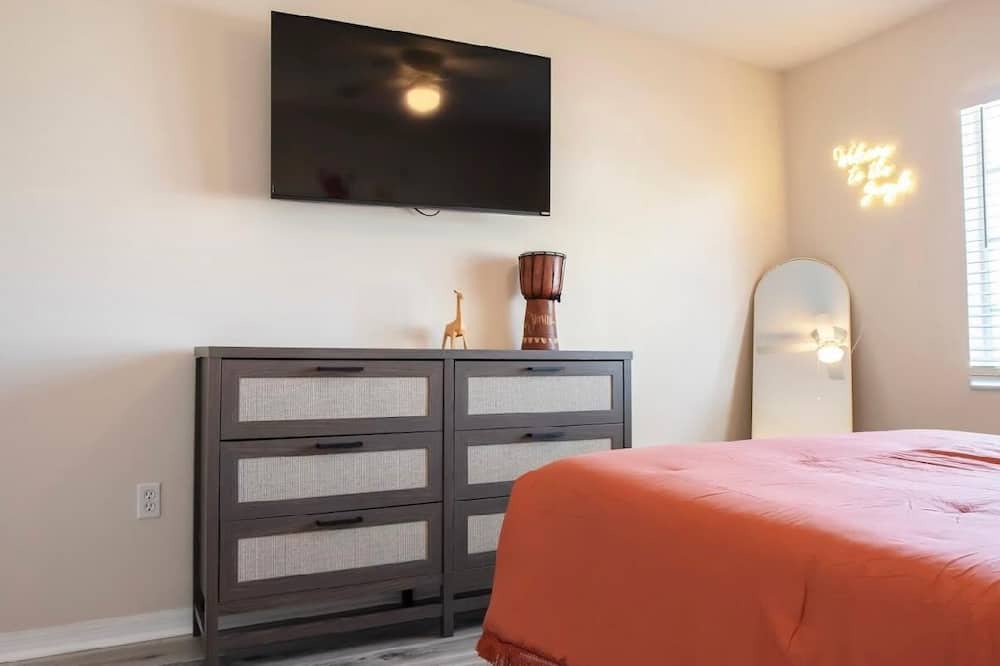 Photo of Bedroom in Hillcrest Estates