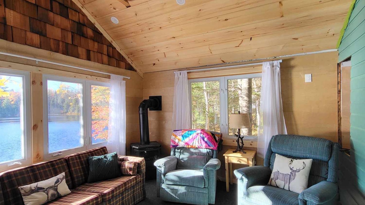 Photo of Livingroom in Magnetawan