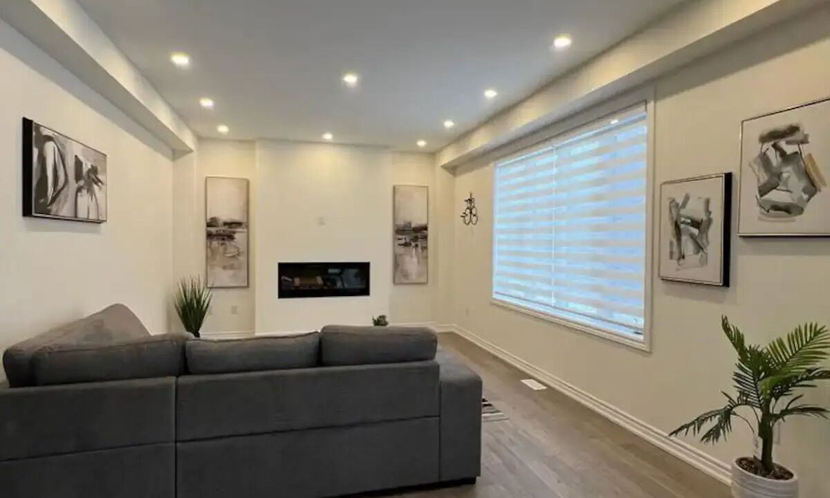 Photo of Livingroom in Wasaga Beach