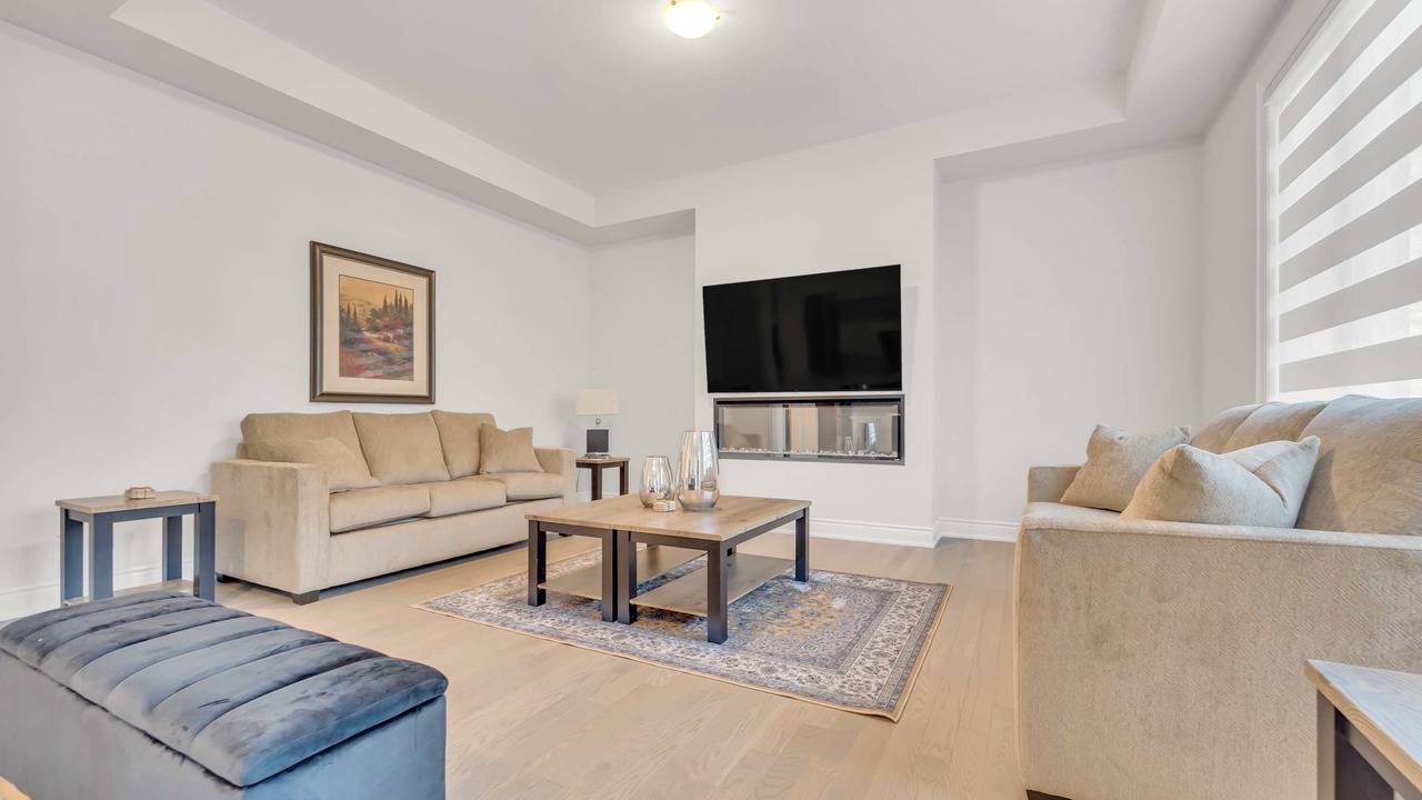 Photo of Livingroom in Oakville