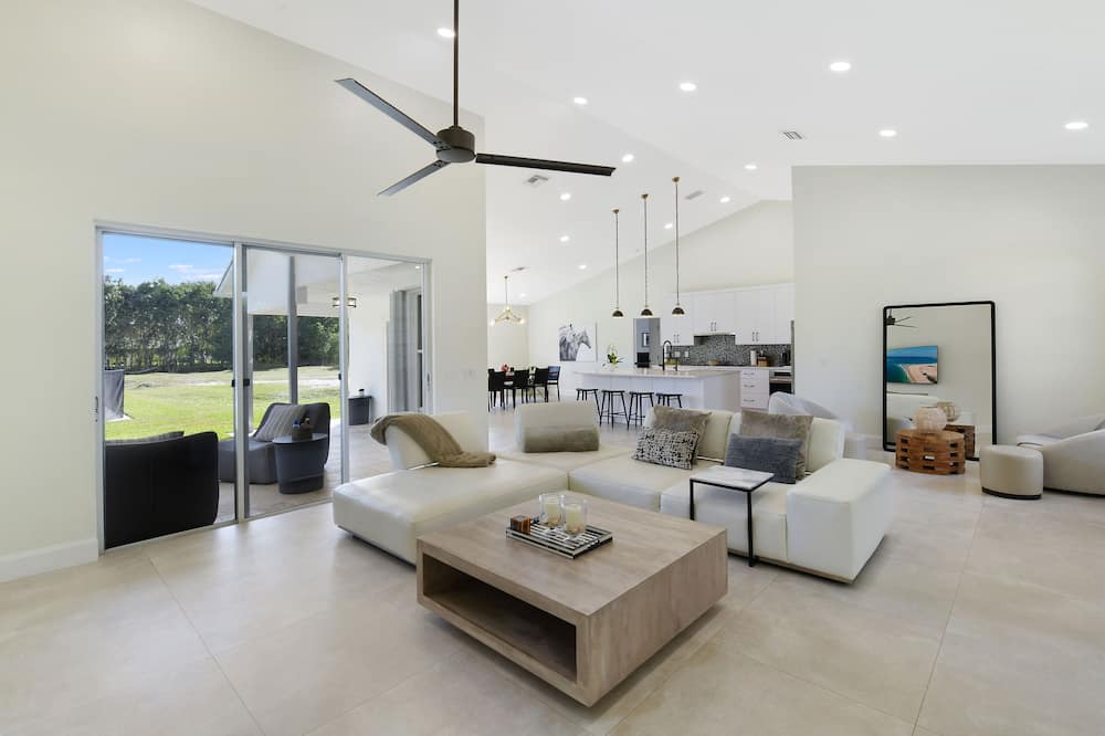 Photo of Livingroom in Lake Worth