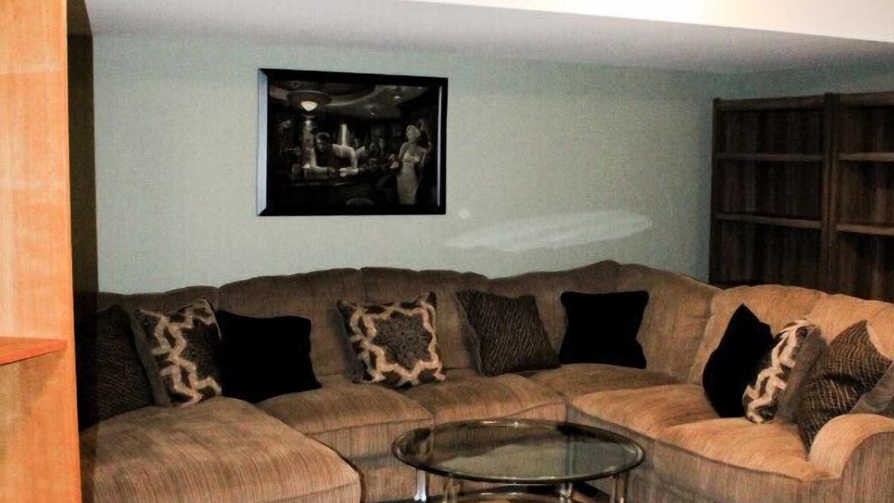 Photo of Livingroom in Amherstview